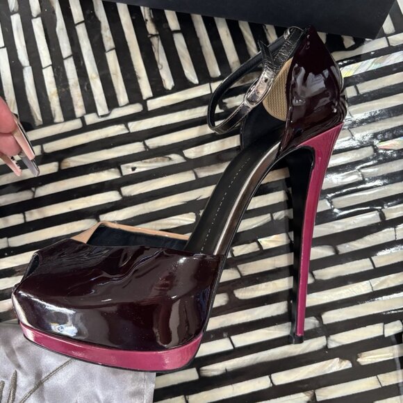Giuseppe Zanotti Patent Burgundy Open Toe Heels - Picture 8 of 11